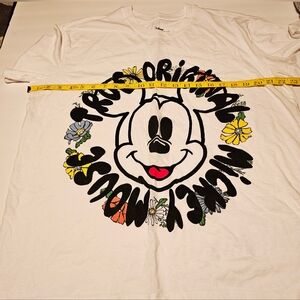 2 Disney White Mickey Mouse  & Pooh And Crew Short Sleeve Tee
